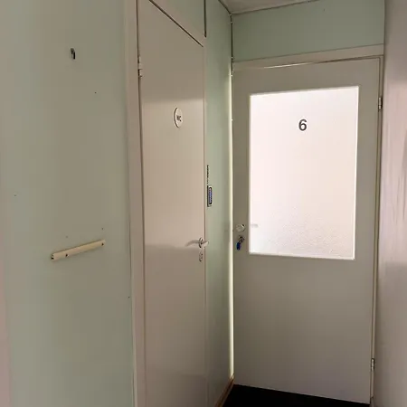 Sadama & Caravan Hostel Παρνού