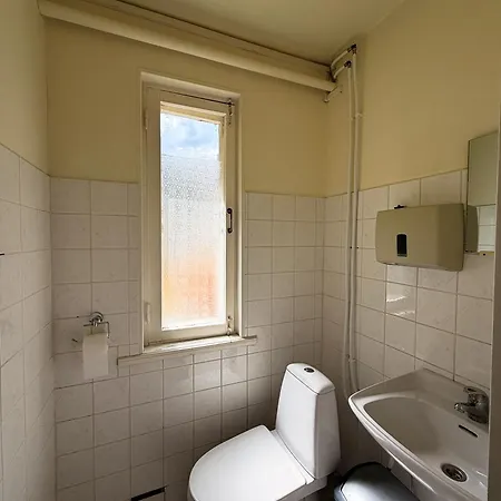 Sadama & Caravan Hostel Παρνού