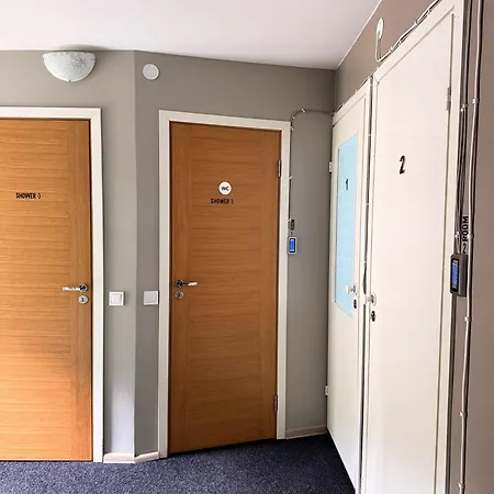 Sadama & Caravan Hostel Παρνού