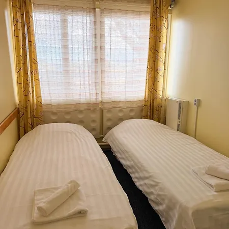 Hostel Sadama & Caravan Παρνού